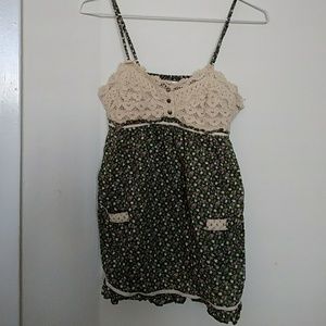 Flirty floral top with cream macrame detailing